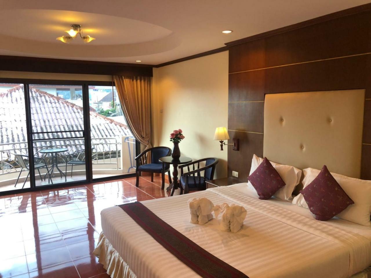 Отель Ban Tyrol Patong Экстерьер фото