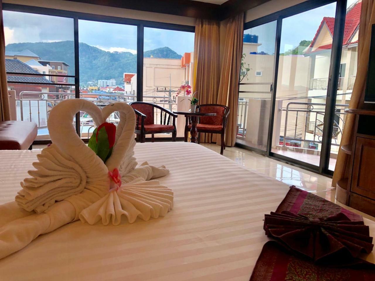 Отель Ban Tyrol Patong Экстерьер фото